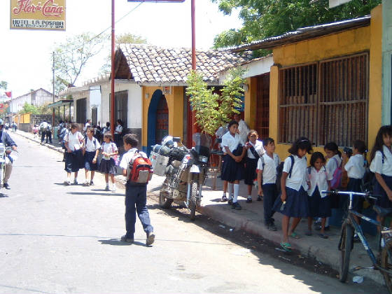 NicaraguaPoneloyaKLRSchoolKids.jpg